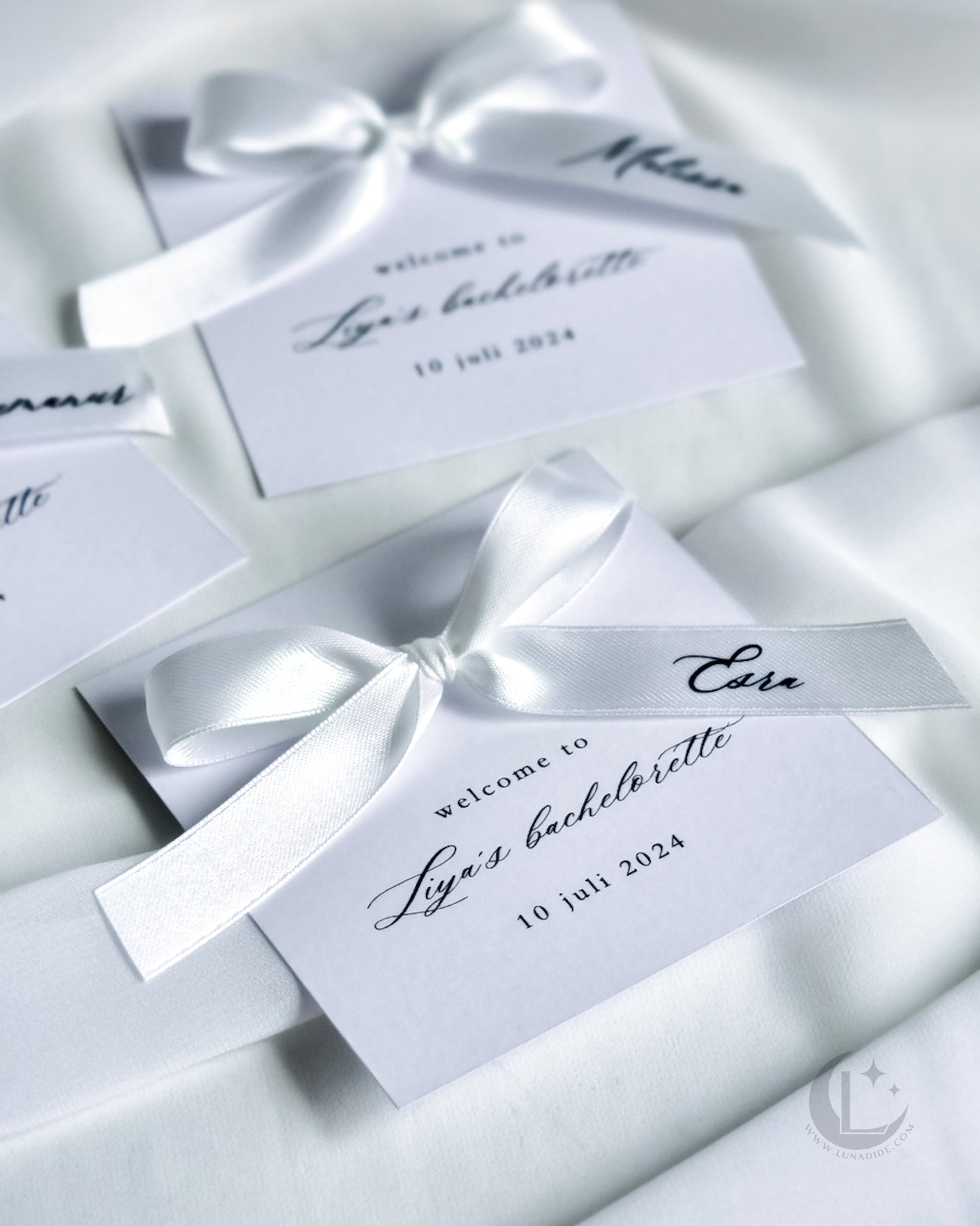 Plaatskaart met strikje ''Taenia''